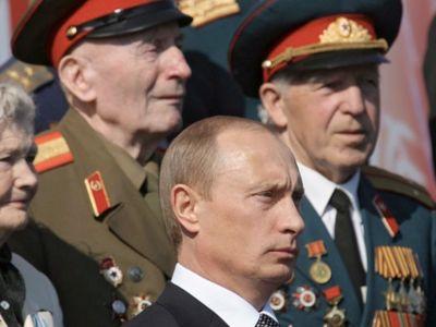 Během oslav vítězství nad nacismem 9. května prezident Vladimír Putin zdůraznil, že Rusko musí být připraveno k novým obětem.