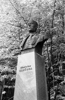 Vančurův pomník od Karla Lidického v Praze na Zbraslavi